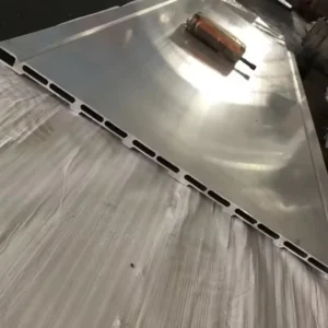 China Manufacturer Aluminium Extrusion Profiles Aluminum Battery Extrusion Profile End Plate for Car