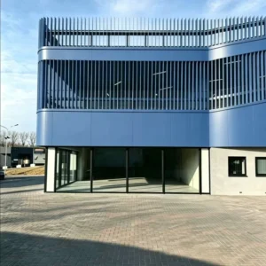 Heat Insulation Vertical Modern Curtain Wall Shading System Lightweight Strong Powder Coated Exterior Decorative Aluminum Louver