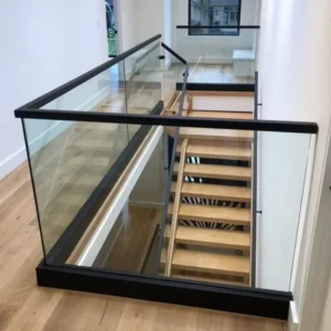 OEM ODM Customized Extruded Aluminum Glass Railing Balustrade Modern Square Groove Cap Rails for Indoor Outdoor Balcony Villa