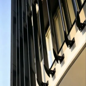 Vertical Modern Ventilation Curtain Wall Facade Decorative Sunshade Waterproof Heatproof Exterior Aluminum Louver